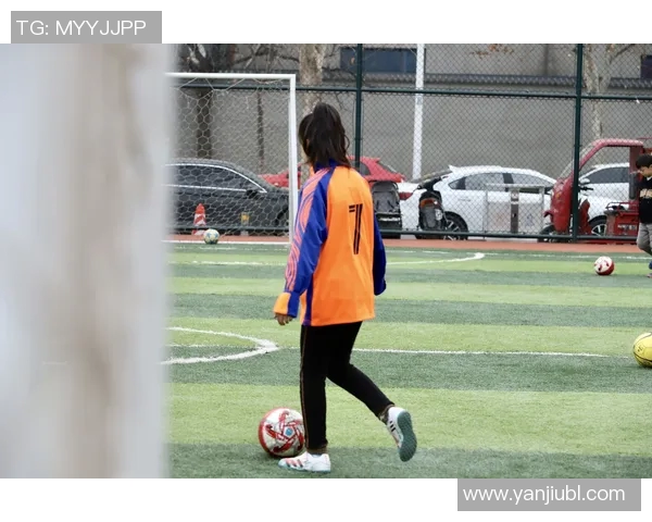 粉色风潮席卷绿茵场足球明星们的时尚新选择